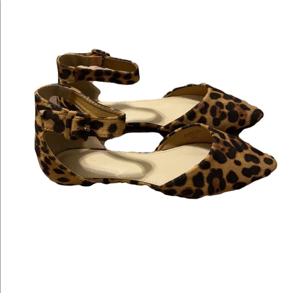 Leopard Suede flats with ankle buckle accent - Picture 3 of 6